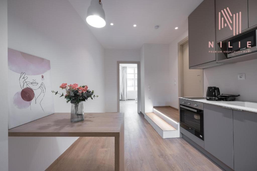 V1, Nilie Hospitality Mgmt Apartment Thessaloniki Exterior photo